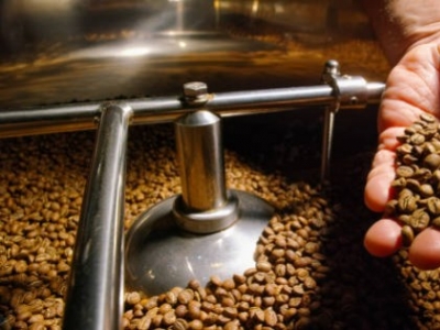 Découvrir l'art de la torréfaction artisanale du café